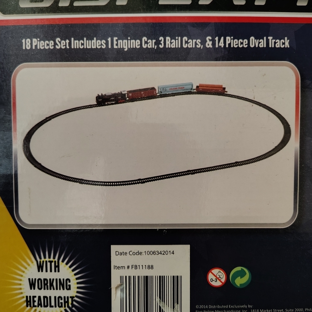 US Express Train Set 18 Pieces Battery Operated Track & Rail Cars - Picture 6 of 7
